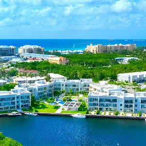 Cayman Luxury At One Canal Point Villa George Town